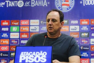 Ceni elogia trio de jovens atacantes em vitória do Bahia no Baiano