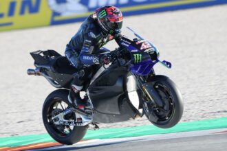 Pilotos da Yamaha apontam ganhos e perdas no desenvolvimento do motor V4 para 2026