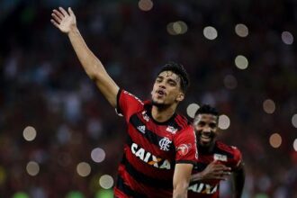 Flamengo cogita pagar R$ 250 milhões para trazer Lucas Paquetá de volta