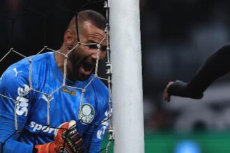 Grêmio fecha acordo com Weverton e inicia negociação com o Palmeiras
