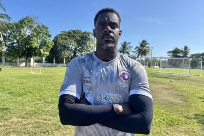 Goleiro Klever, do Falcon, passa por cirurgia nesta terça após fratura na estreia da temporada
