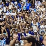 Polícia Militar barra Mancha Azul uniformizada no Rei Pelé após tumulto