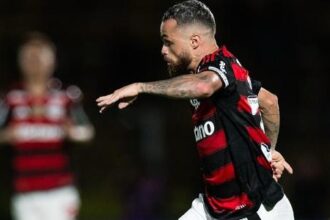 Santos negocia compra de Michael com o Flamengo e faz consulta por Gustavo Nunes