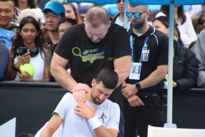 Djokovic abandona treinamento em Melbourne após 12 minutos por dores no pescoço