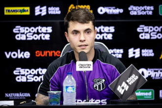Zanocelo celebra permanência definitiva no Ceará e se emociona em coletiva