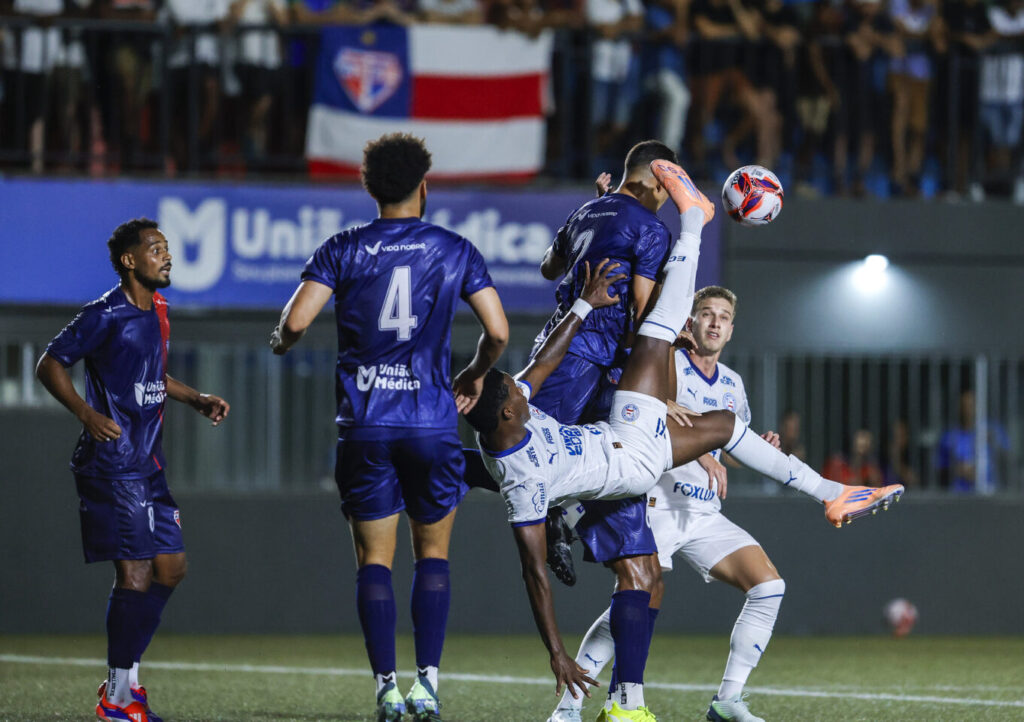 Bahia domina e faz 3 a 0 no Bahia de Feira pela segunda rodada do Baianão
