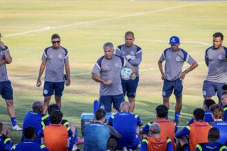 Confiança realiza treinamentos em dois períodos e abre atividades à imprensa no CT Sabino Ribeiro