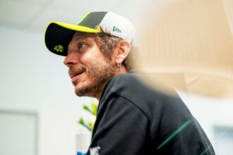 Valentino Rossi renova contrato com BMW e confirma retorno ao GT World Challenge