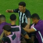Gol de Vina nos acréscimos garante vitória do Ceará sobre o Maranguape e liderança do Grupo B