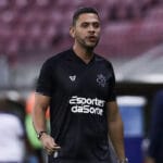 Técnico do Náutico denuncia ameaça de agressão do quarto árbitro a preparador físico durante jogo contra o Decisão