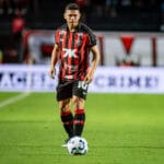 Vitória tem Osvaldo regularizado e atacante renova contrato até junho