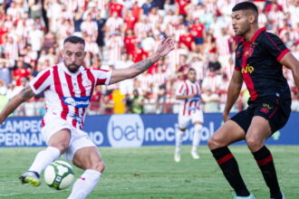 Clássico dos Clássicos volta aos Aflitos no domingo; relembre última vitória do Sport e confusão em campo