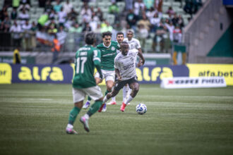 Trauma no tornozelo afasta Dieguinho do Ceará; jogador será operado