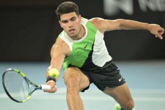 Alcaraz supera Walton na estreia em Melbourne e admite duelo “difícil”