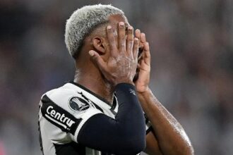 Botafogo treina com Christian Medina antes de jogo decisivo pela Pré-Libertadores