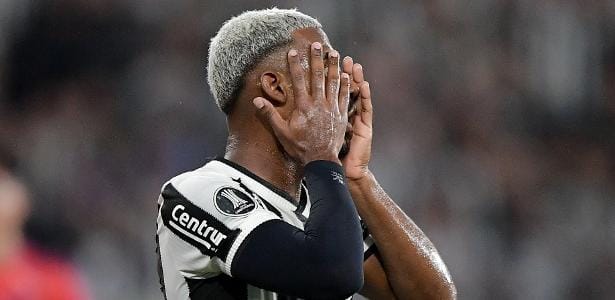 Botafogo treina com Christian Medina antes de jogo decisivo pela Pré-Libertadores