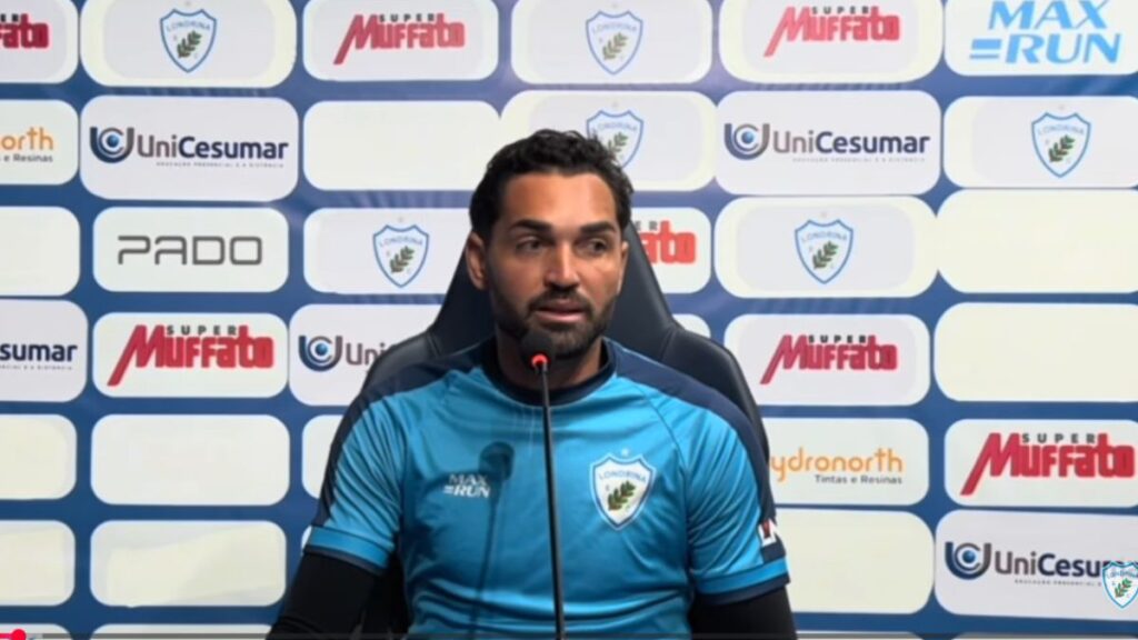 Gilberto é apresentado no Londrina e se desculpa à torcida do Santa Cruz após mudança de destino