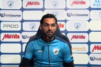 Gilberto é apresentado no Londrina e se desculpa à torcida do Santa Cruz após mudança de destino