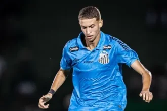 Santos aposta em Vinicius Lira e adia procura por novo lateral no Paulistão