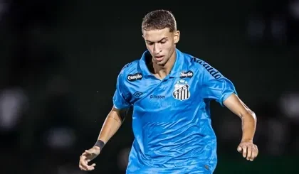 Santos aposta em Vinicius Lira e adia procura por novo lateral no Paulistão