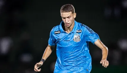 Santos aposta em Vinicius Lira e adia procura por novo lateral no Paulistão