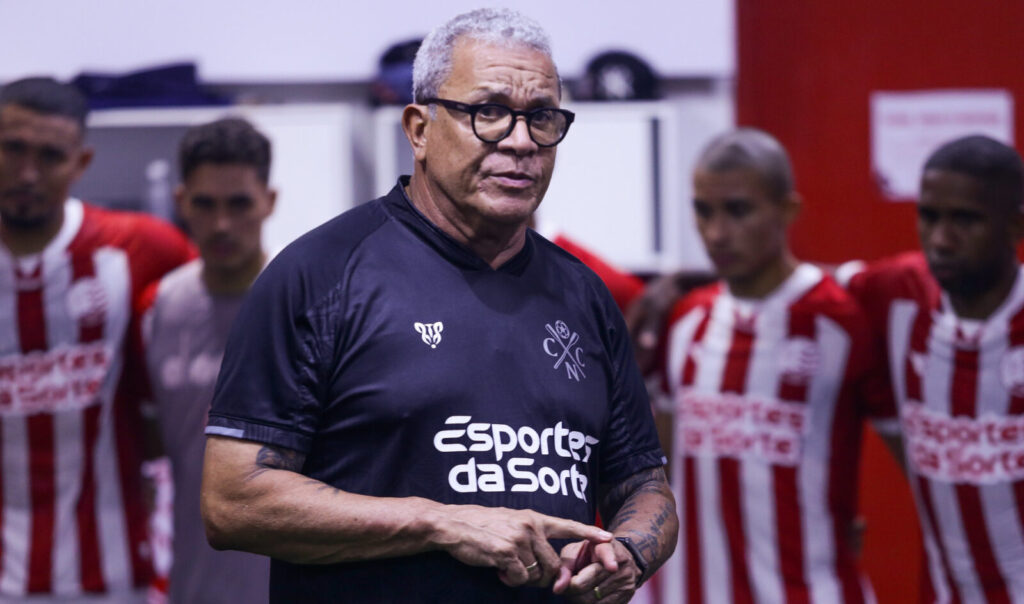 Hélio dos Anjos cobra mais intensidade do Náutico após goleada sobre o Sport e valoriza evolução de Paulo Sérgio