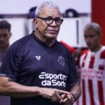 Hélio dos Anjos cobra mais intensidade do Náutico após goleada sobre o Sport e valoriza evolução de Paulo Sérgio