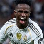 Vinícius Júnior conquista aplausos ao assistir Mbappé no Bernabéu sob o olhar de Ancelotti
