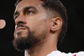 Matheus Pereira agrada na reestreia e pode ganhar espaço pela esquerda no meio-campo do Corinthians
