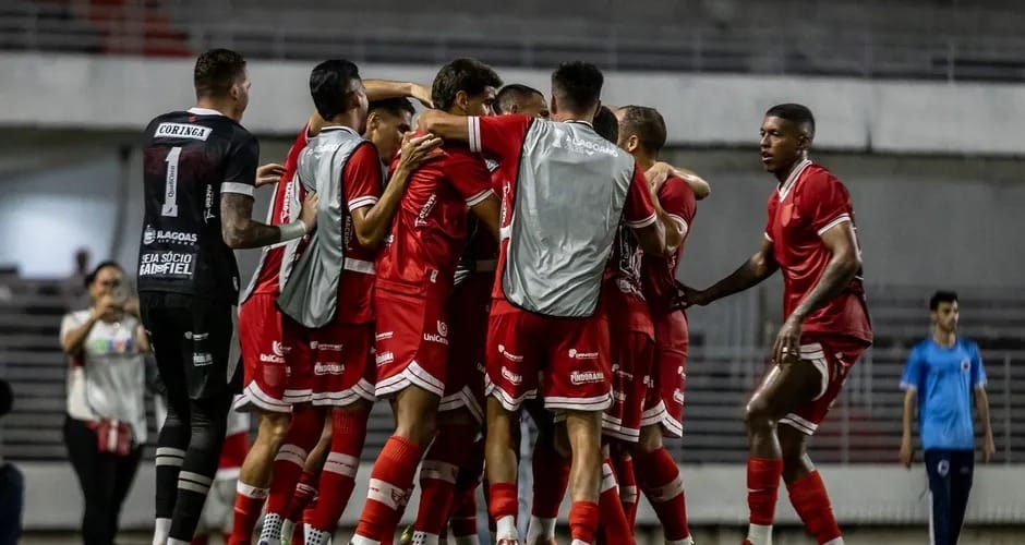 CRB derrota Cruzeiro-AL por 1 a 0 e mantém liderança do Campeonato Alagoano