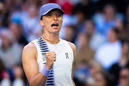 Swiatek vence Bouzkova, atinge 24ª terceira rodada seguida em Grand Slams e quebra marca histórica
