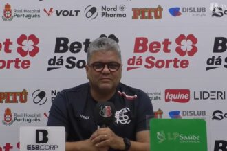Santa Cruz recebe negativas e intensifica procura por centroavante e ponta, afirma Marcelo Cabo