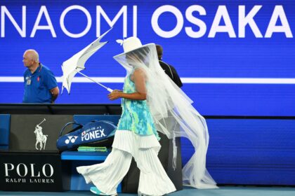 Alcaraz elogia estilo de Osaka enquanto uniforme de Sinner vira alvo de críticas no Australian Open