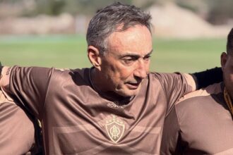 Pressão aumenta e João Carlos Barros pode deixar o comando da Desportiva Aracaju