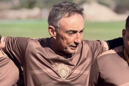 Pressão aumenta e João Carlos Barros pode deixar o comando da Desportiva Aracaju