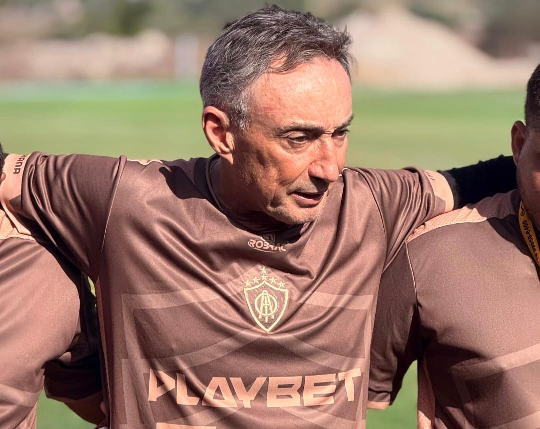 Pressão aumenta e João Carlos Barros pode deixar o comando da Desportiva Aracaju
