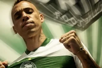 Coritiba avalia antecipar estreia de Breno Lopes no Campeonato Paranaense