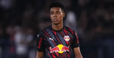 Vanderlan passa por cirurgia cerebral e inicia recuperação no Red Bull Bragantino