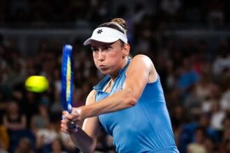 Elise Mertens avança às oitavas do Australian Open após quatro anos