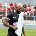 Goleiro Bruno é dispensado pelo Capixaba após cobrar salários e melhorias no alojamento