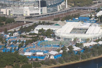 Australian Open fica com apenas uma partida em andamento após suspensão por calor extremo