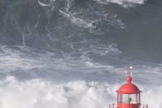 Brasileiro desafia onda de 25 metros em Nazaré impulsionada pela tempestade Ingrid
