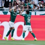 Palmeiras supera São Paulo por 3 a 1 e dorme na liderança do Paulistão