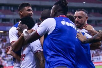 Náutico faz 4 a 0 no Santa Cruz, avança à semifinal do Pernambucano e assegura vaga na Copa do Brasil 2027