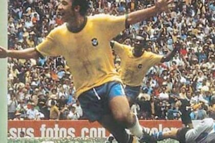Tostão celebra 79 anos e recebe homenagem do jornalista Juca Kfouri