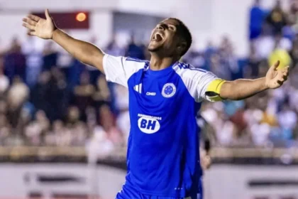 Cruzeiro supera São Paulo por 2 a 1 no Pacaembu e conquista o bicampeonato da Copinha