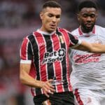 Após expulsão em clássico, zagueiro do Santa Cruz acusa árbitro de viesar partida contra o Náutico