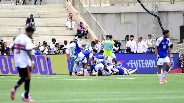 Cruzeiro vence São Paulo por 2 a 1 e fatura o bicampeonato da Copa São Paulo
