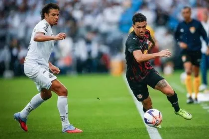 Gabriel Menino afirma que elenco do Santos trabalha para reagir após vaias na Neo Química Arena