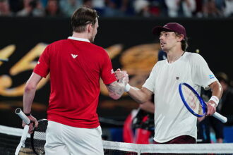 Bublik elogia De Minaur após derrota e prevê título de Grand Slam para o australiano